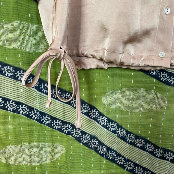 House of Harlow 1960 Tan Satin Cropped Blouse Size Large - Picture 4 of 13